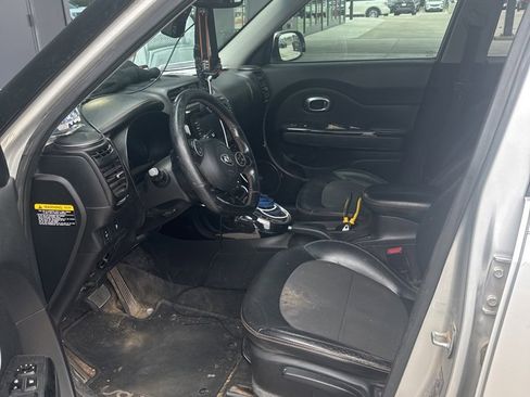 Used 2019 Kia Soul ! image 5