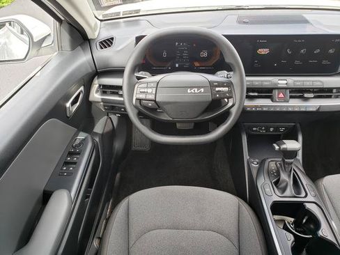 Certified 2025 Kia K4 FWD image 17