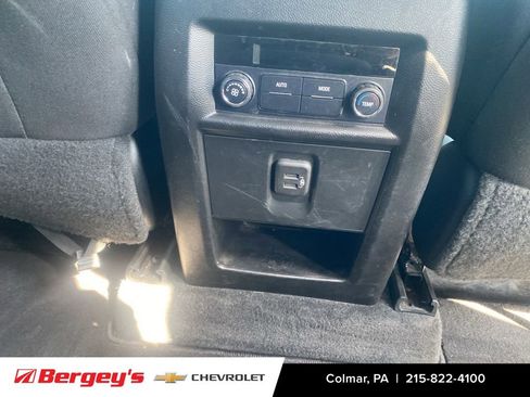 Used 2020 Chevrolet Traverse LS image 22