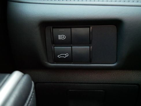 Certified 2022 Toyota Highlander LE image 28