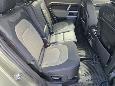 Certified 2022 Land Rover Defender 110 X-Dynamic SE AWD/4WD image 5