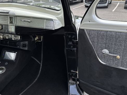 Used 2022 Chrysler Voyager LX FWD image 21