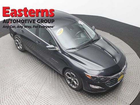 Used 2023 Chevrolet Malibu LT image 3