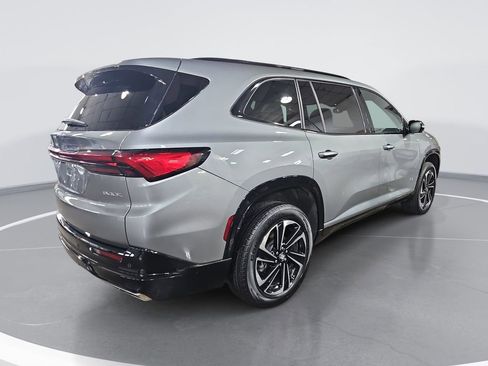 Certified 2025 Buick Enclave Sport Touring w/ Power Package AWD/4WD image 3
