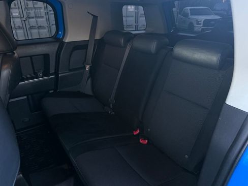 Used 2008 Toyota FJ Cruiser 4WD image 32