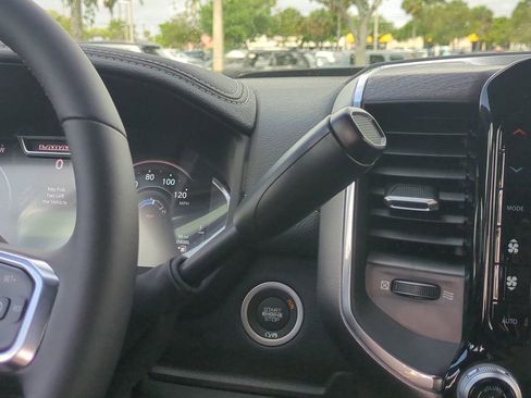 New 2026 RAM 3500 Laramie AWD/4WD image 19