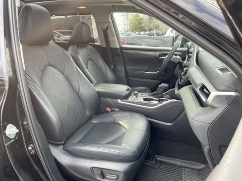 Used 2023 Toyota Highlander Platinum AWD/4WD image 21