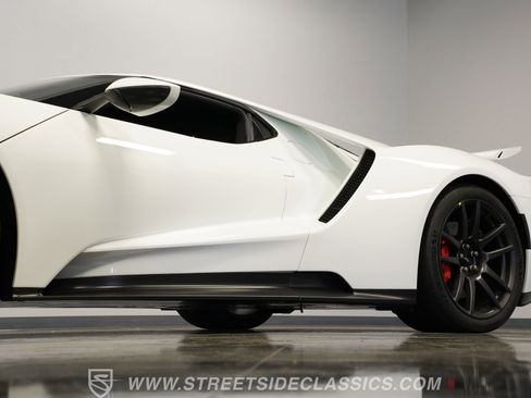 Used 2017 Ford GT image 24