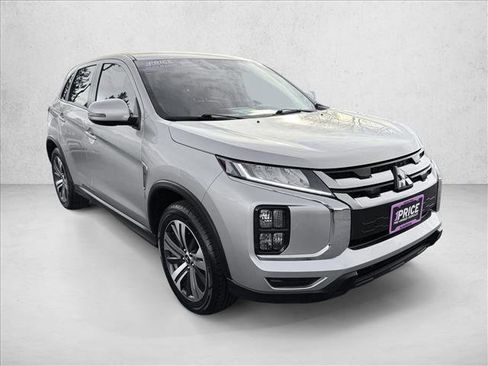 Used 2024 Mitsubishi Outlander Sport SE image 3