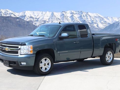 Used 2007 Chevrolet Silverado 1500 LTZ w/ Suspension Package, Off-Road" AWD/4WD image 2