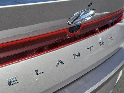 Used 2023 Hyundai Elantra SEL w/ Convenience Package image 22