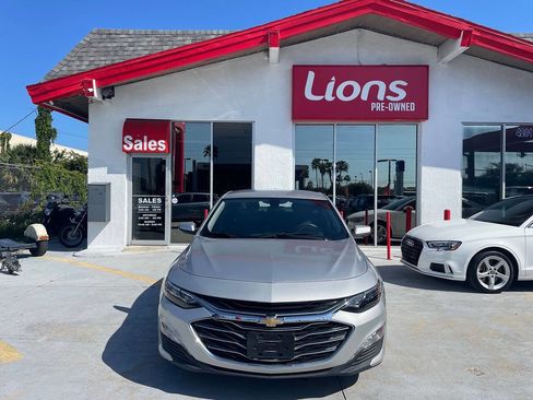 Used 2022 Chevrolet Malibu LT image 1