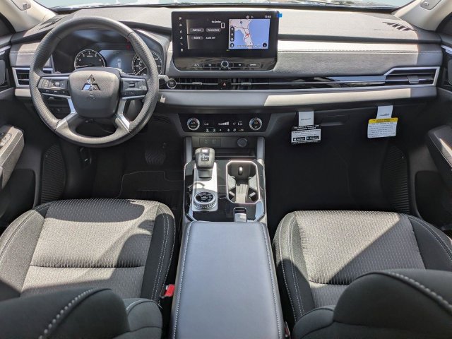 New 2026 Mitsubishi Outlander ES FWD image 15