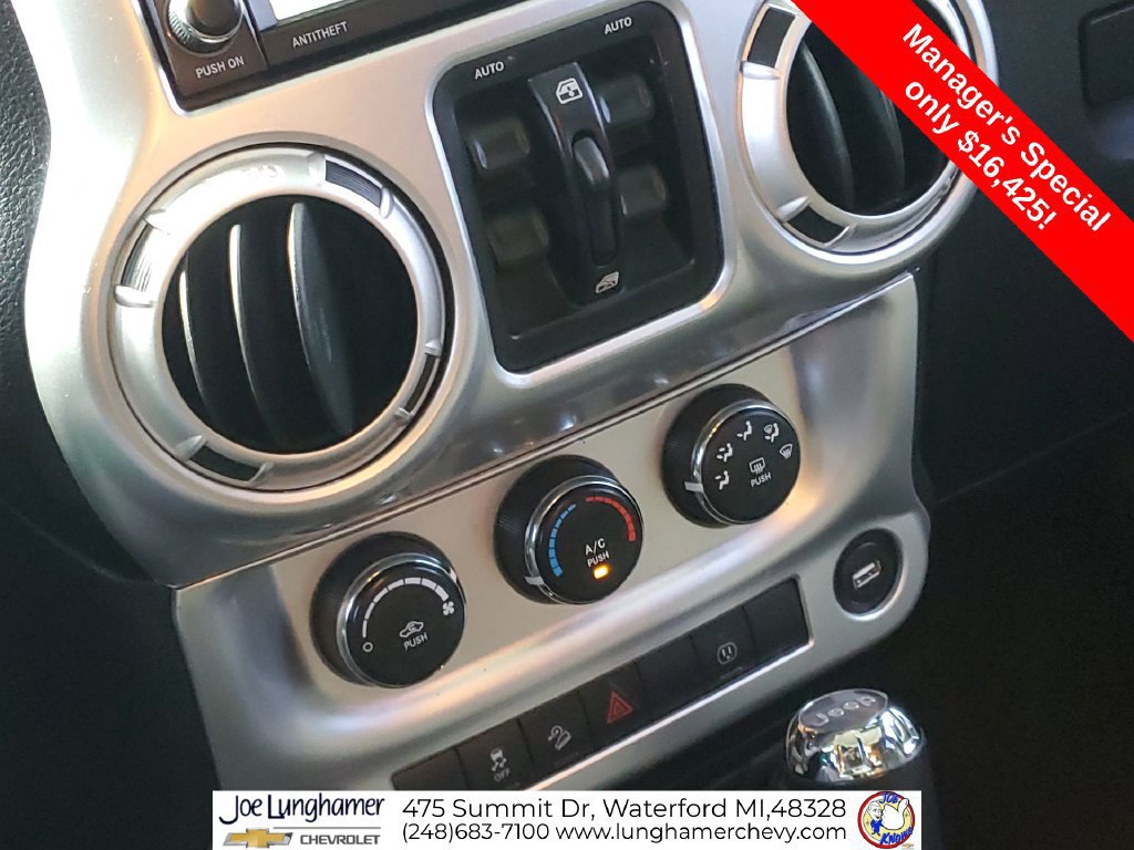 Used 2015 Jeep Wrangler Unlimited Sahara w/ Dual Top Group AWD/4WD image 17