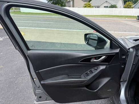 Used 2016 MAZDA MAZDA3 i Grand Touring FWD image 18