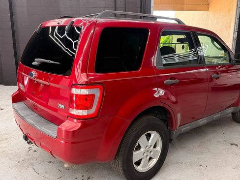 Used 2011 Ford Escape XLT w/ Class II Trailer Tow Pkg FWD image 5