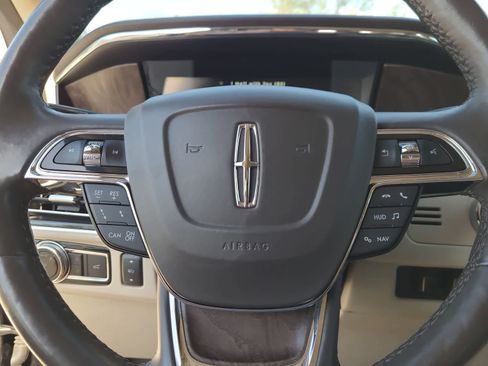 Used 2018 Lincoln Navigator Reserve w/ Technology Package AWD/4WD image 23