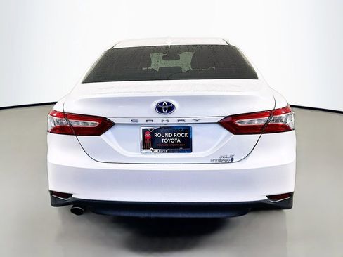 Used 2020 Toyota Camry XLE image 6