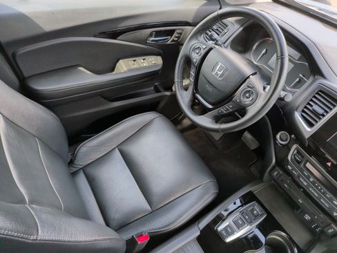 Used 2017 Honda Pilot Touring image 35