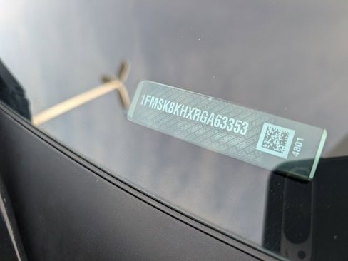 Used 2024 Ford Explorer ST-Line w/ Class IV Trailer Tow Package image 38