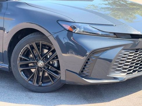 Used 2025 Toyota Camry SE FWD image 2