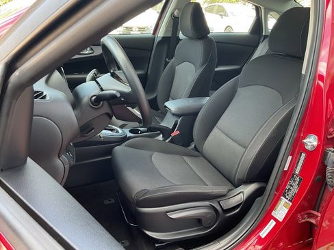 Used 2024 Kia Forte LXS image 14