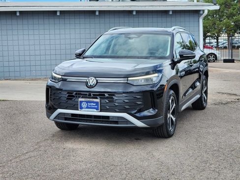 Certified 2026 Volkswagen Tiguan SE AWD/4WD image 3