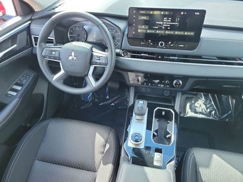 New 2026 Mitsubishi Outlander ES image 14