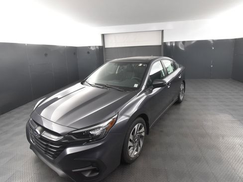 Used 2025 Subaru Legacy Limited image 6