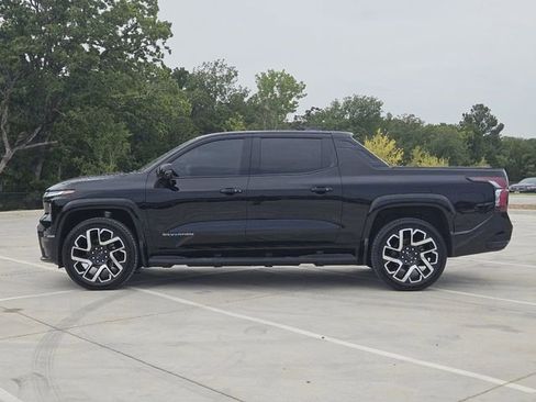 New 2024 Chevrolet Silverado EV RST image 6