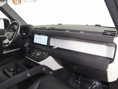 Used 2023 Land Rover Defender 110 S image 54