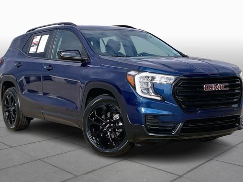Used 2022 GMC Terrain SLE w/ Driver Convenience Package image 2