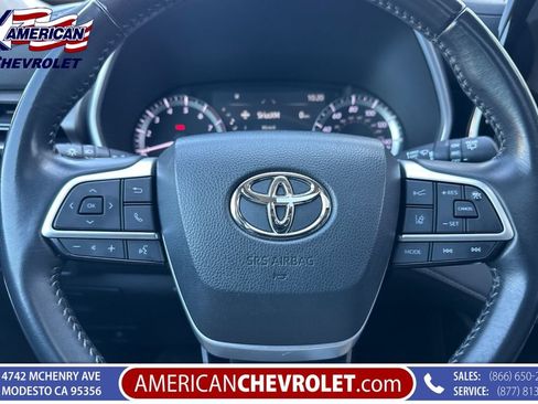 Used 2023 Toyota Highlander XLE FWD image 31