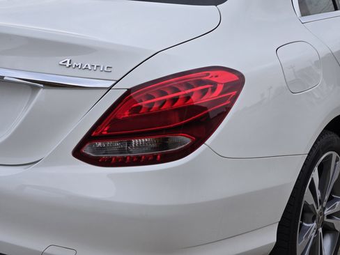 Used 2018 Mercedes-Benz C 300 4MATIC Sedan image 15