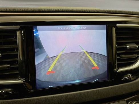 Used 2019 Chrysler Pacifica Touring-L Plus w/ Tire & Wheel Group image 16