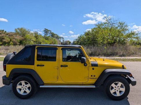 Used 2009 Jeep Wrangler Unlimited X image 4