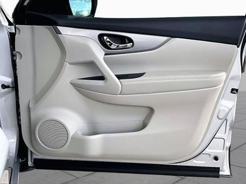 Certified 2020 Nissan Rogue Sport SL FWD image 22