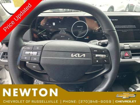 Used 2025 Kia K4 EX FWD image 12