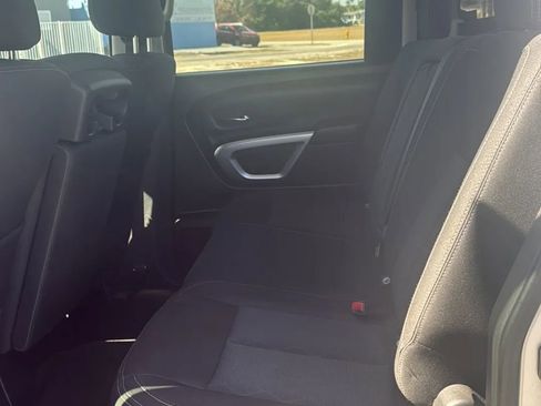 Used 2019 Nissan Titan SV RWD image 8