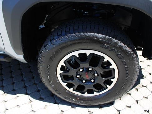 Used 2025 Toyota Tacoma TRD Off-Road AWD/4WD image 14