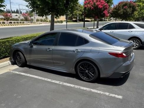 Used 2025 Toyota Camry SE w/ Convenience Package FWD image 3