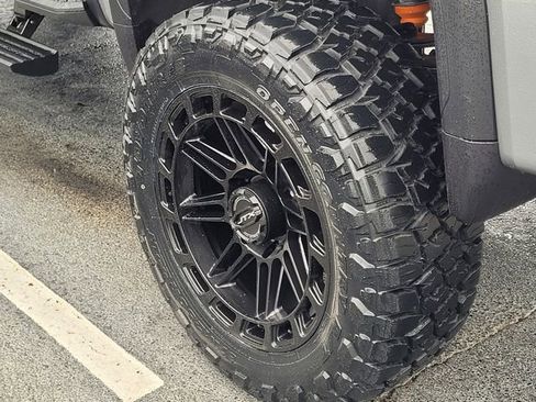 New 2026 GMC Sierra 2500 AT4 w/ AT4 Premium Plus Package AWD/4WD image 8