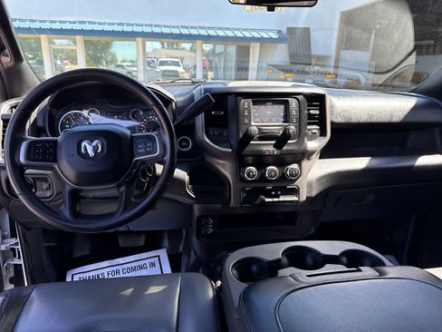 Used 2022 RAM 2500 Tradesman w/ Chrome Appearance Group AWD/4WD image 12
