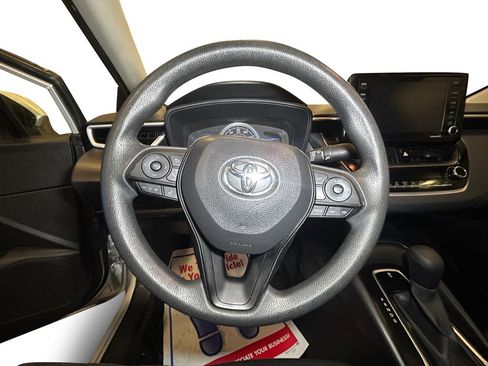 Used 2022 Toyota Corolla LE w/ LE Convenience Package image 12