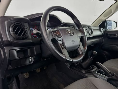 Used 2017 Toyota Tacoma SR AWD/4WD image 19
