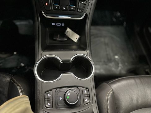 Used 2018 GMC Terrain SLT w/ Infotainment Package II image 22