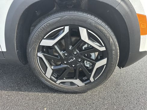 Used 2024 Kia Seltos SX w/ SX Sunroof Package image 13