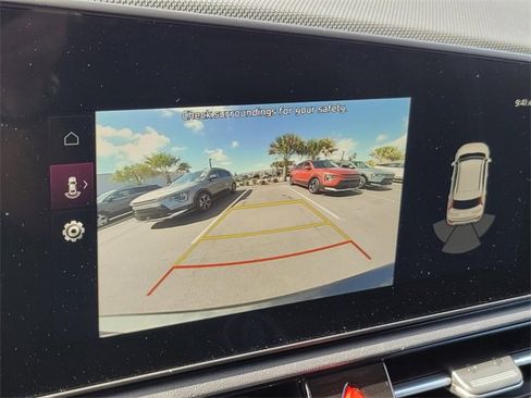 New 2025 Kia Niro EX Touring image 16