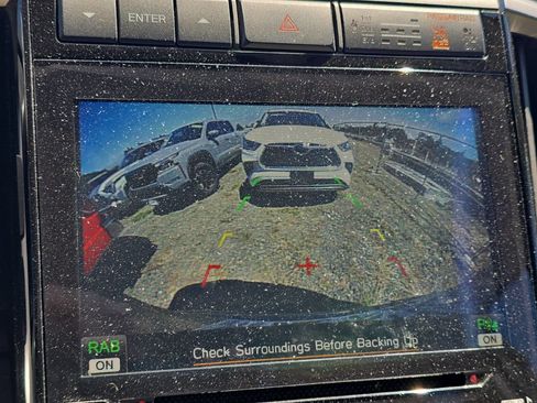 Used 2022 Subaru Ascent Limited AWD/4WD image 10