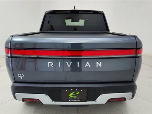 Used 2025 Rivian R1T Adventure image 5